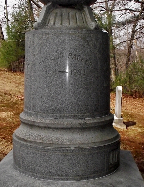 Phyllis Packer - gravestone